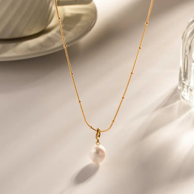 Zephyra Pearl Necklace