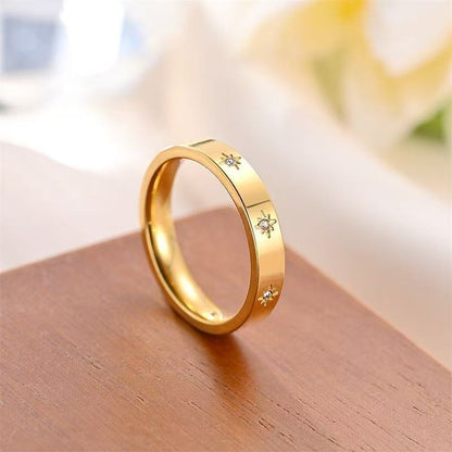 Annika Star Ring