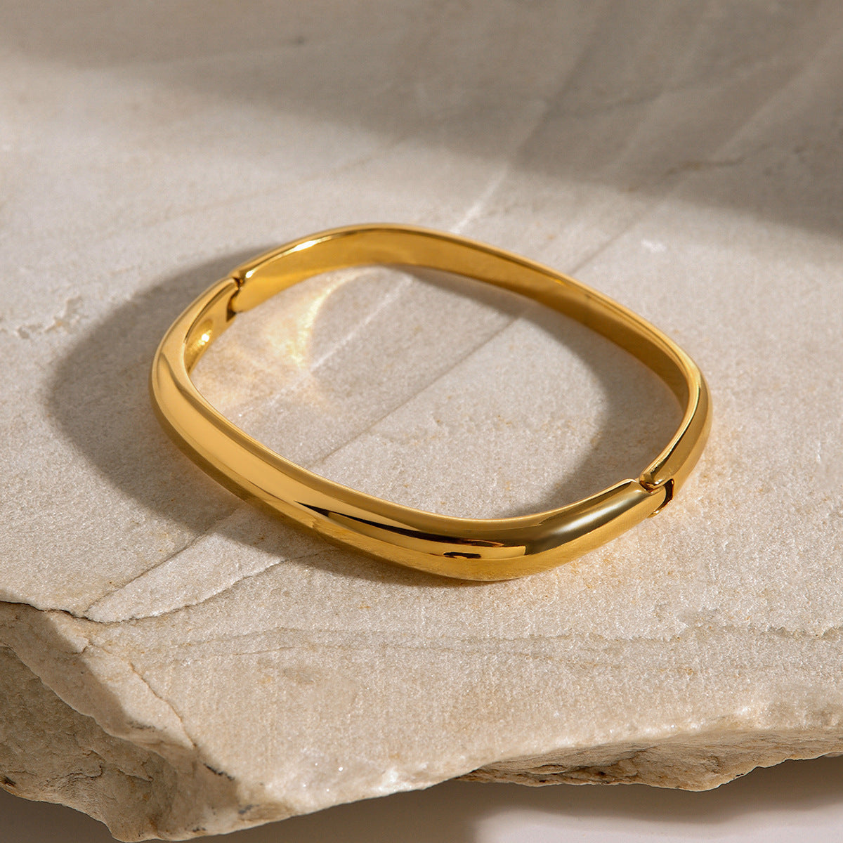 Freja Oval Bracelet