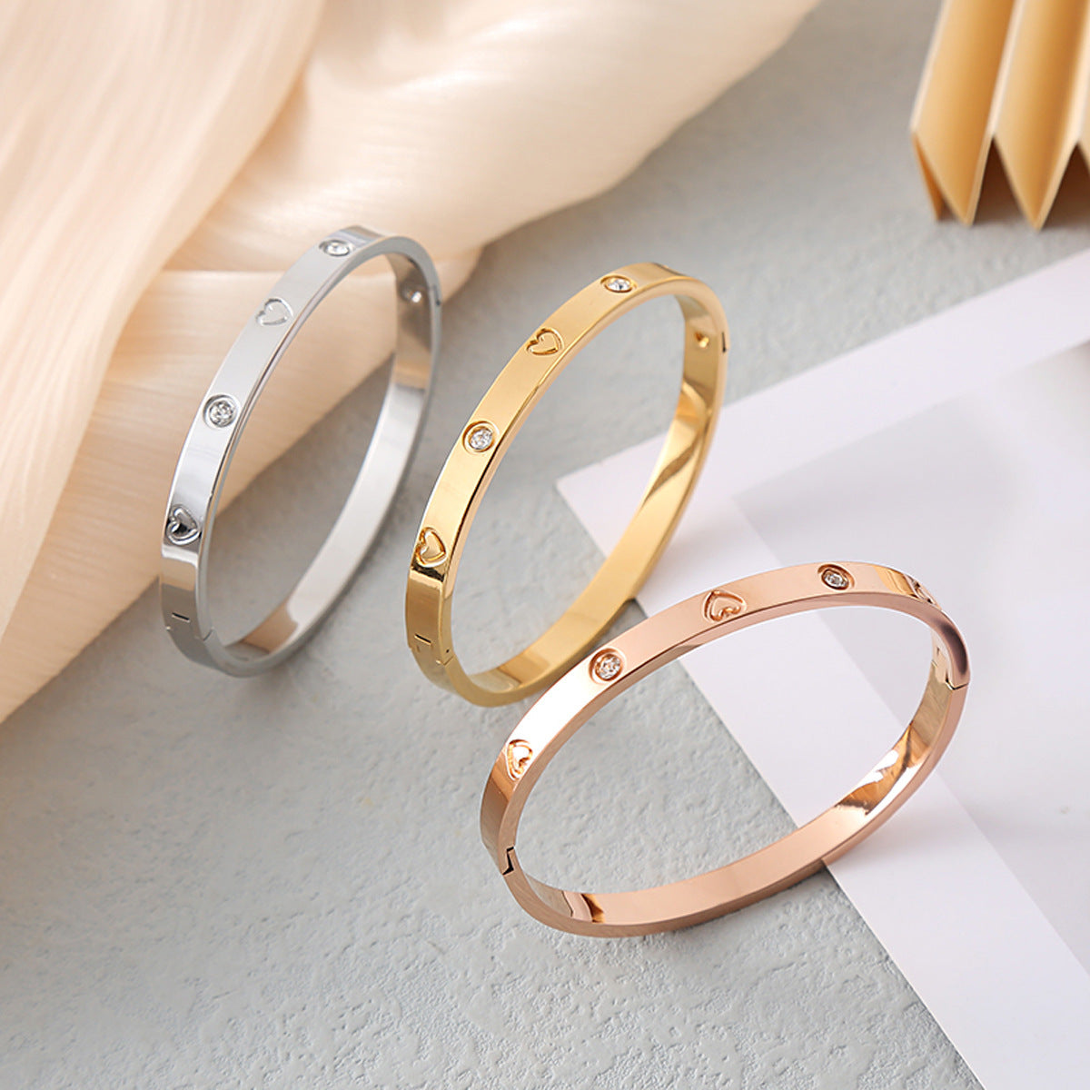 Linnea Heart Bracelet