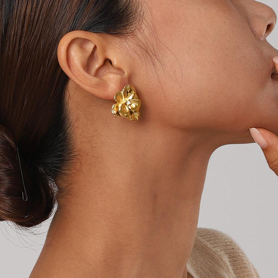 Solene Floral Earrings
