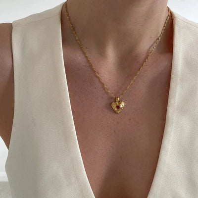 Vespera Love Necklace