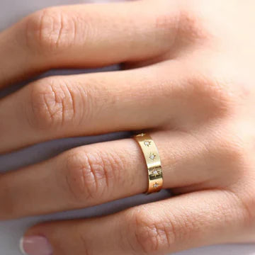 Annika Star Ring