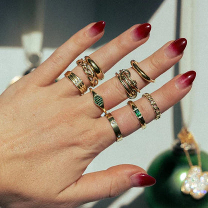 Annika Star Ring