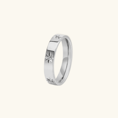 Annika Star Ring