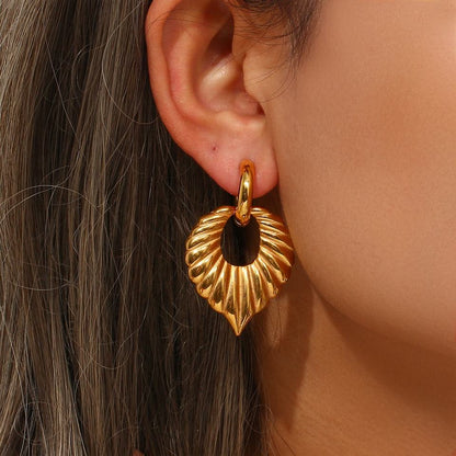 Marguerite Drop Earrings