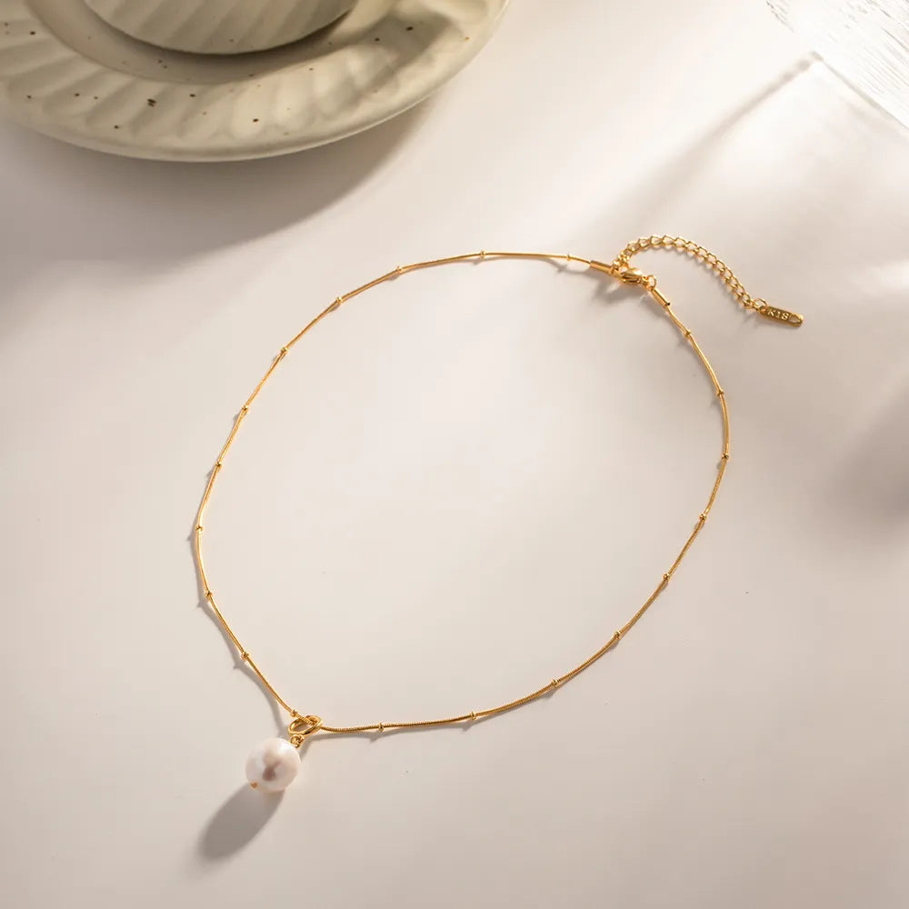 Zephyra Pearl Necklace