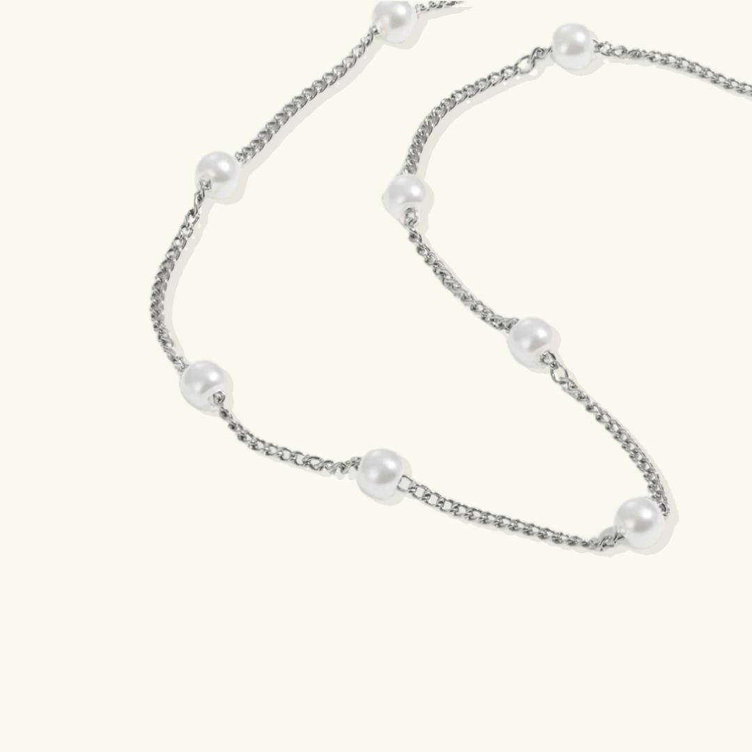 Saanvi Pearl Necklace