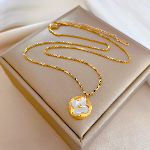 Renard Gold Clover Necklace