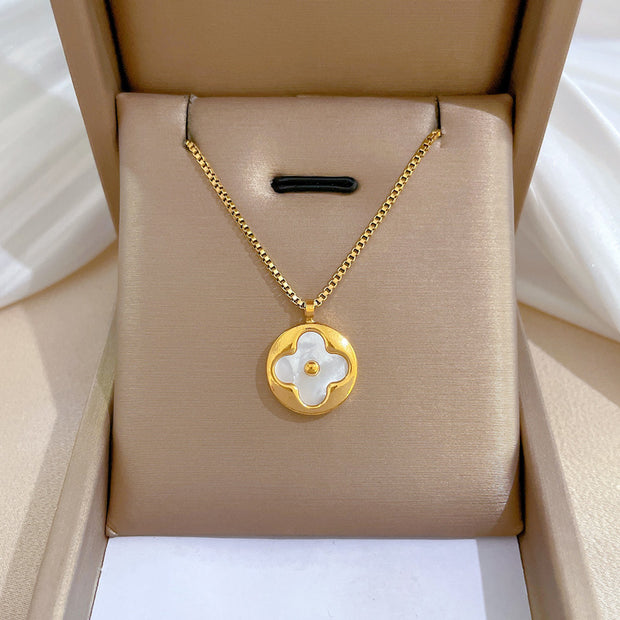 Renard Gold Clover Necklace