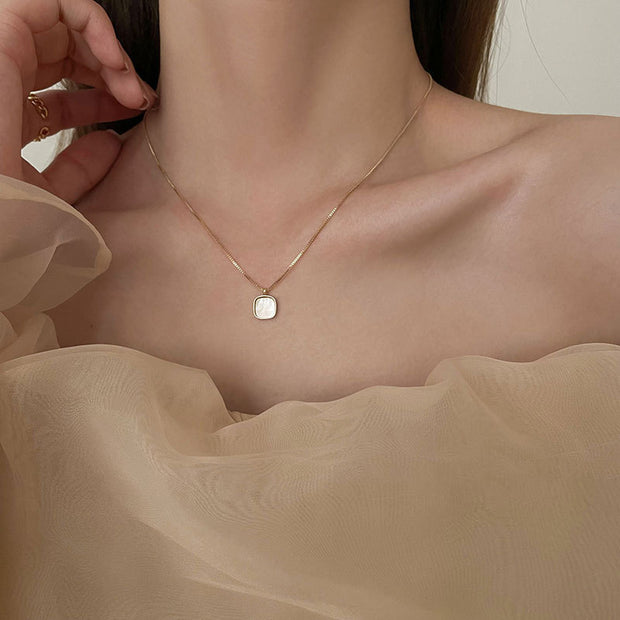 Sophie Gold Chain Pearl Pendant