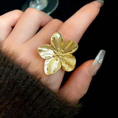 Sabine Petal Ring