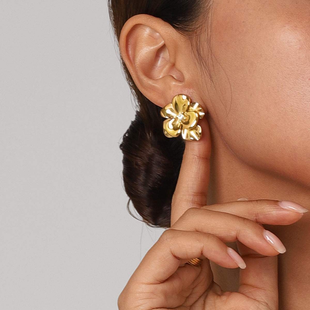Solene Floral Earrings