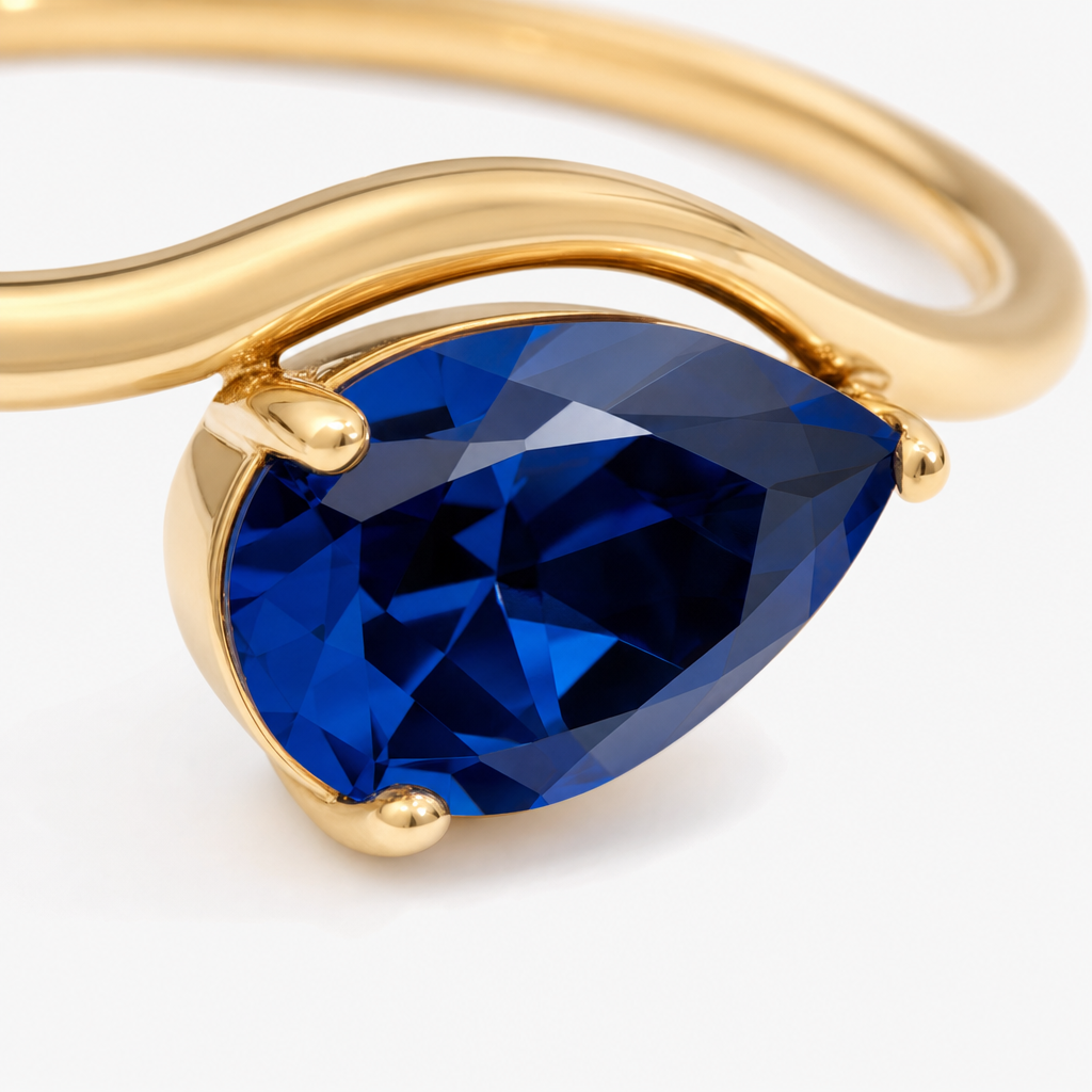 Naia ring - 7mm pear-cut birthstone macro detail